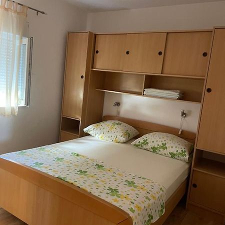 Apartman Jukic Hotel Marina Exterior foto