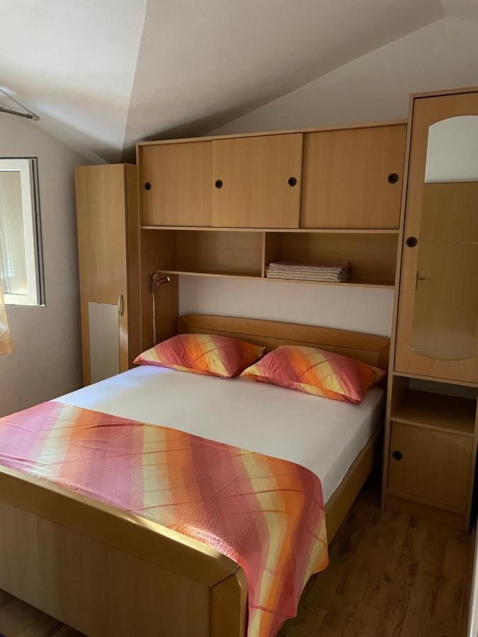 Apartman Jukic Hotel Marina Exterior foto